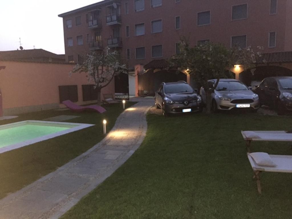 לינה וארוחת בוקר סן ג'וליאנו מילנזה Casa Rosa מראה חיצוני תמונה